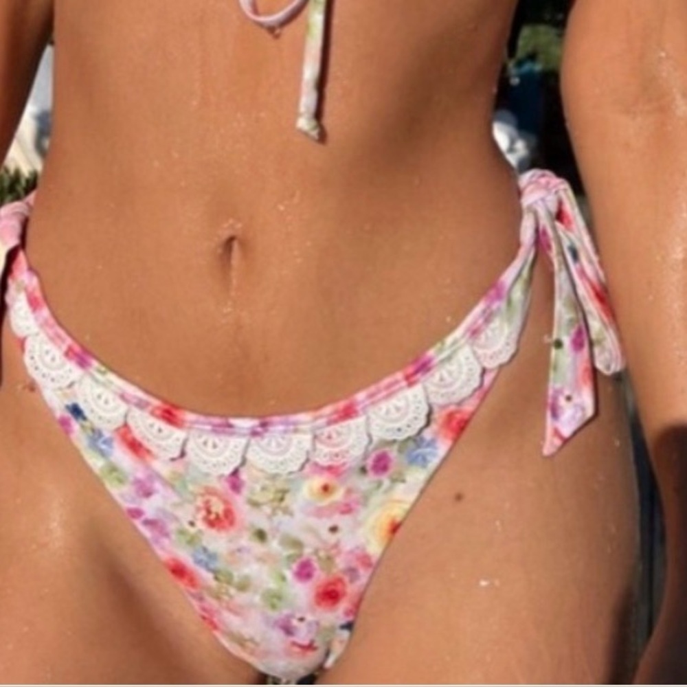 NWT Floral Strawberry Milk Mob Bittersweet Samba Lace Bottoms
